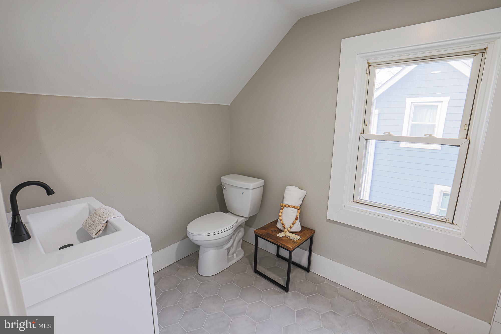 LAKE EVESHAM - Residential