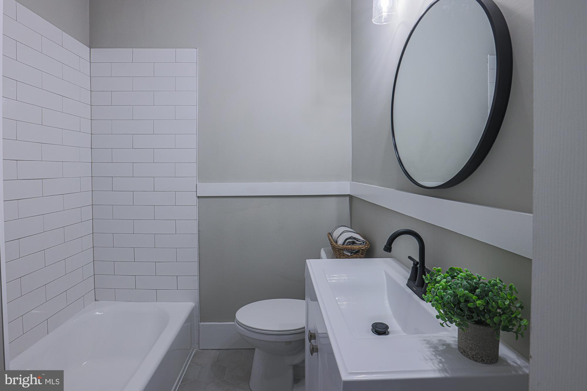 LAKE EVESHAM - Residential