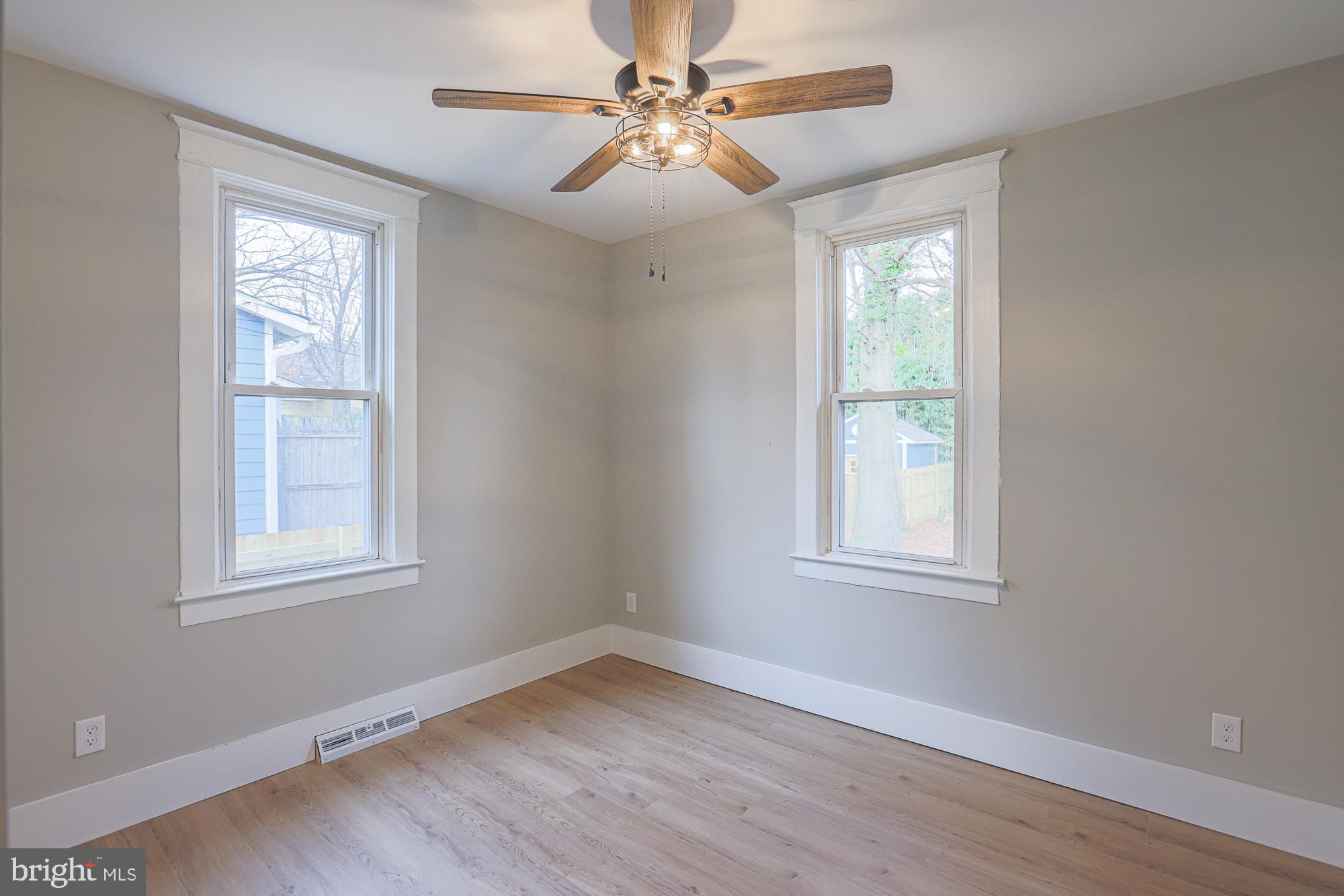 LAKE EVESHAM - Residential