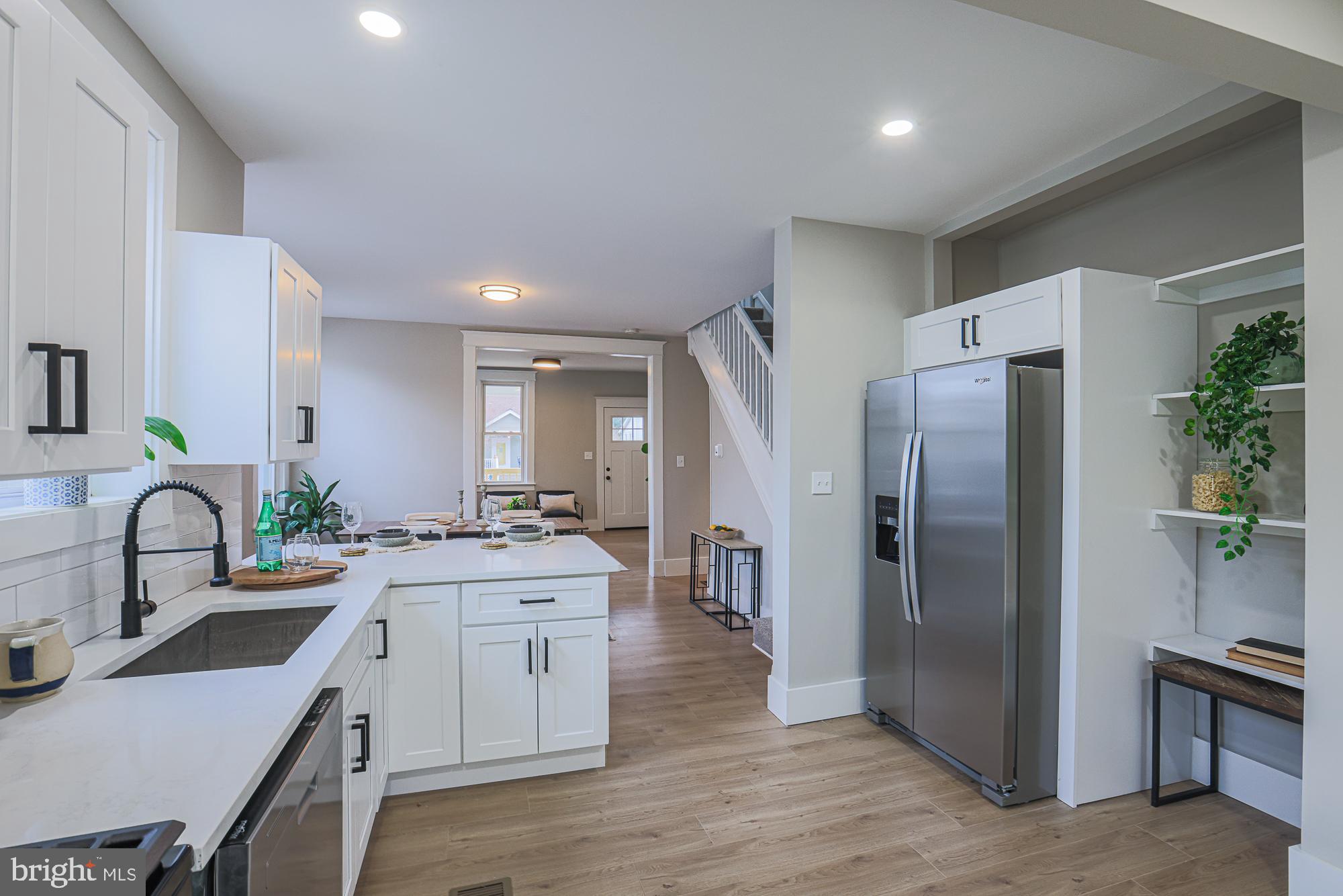 LAKE EVESHAM - Residential