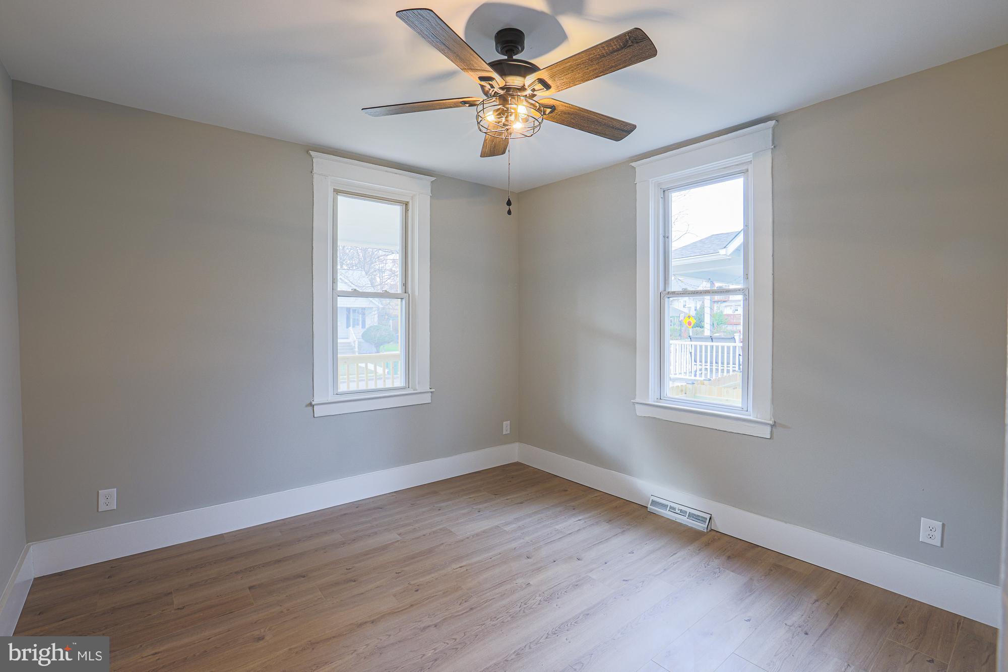 LAKE EVESHAM - Residential