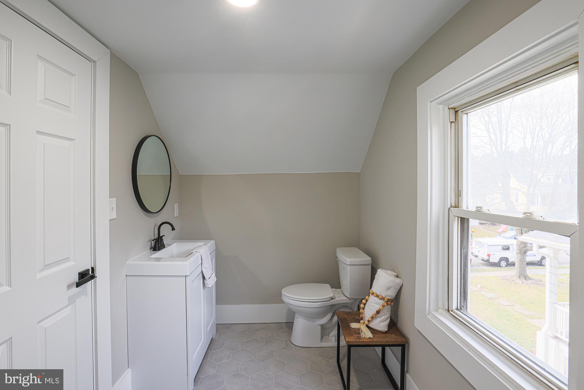 LAKE EVESHAM - Residential