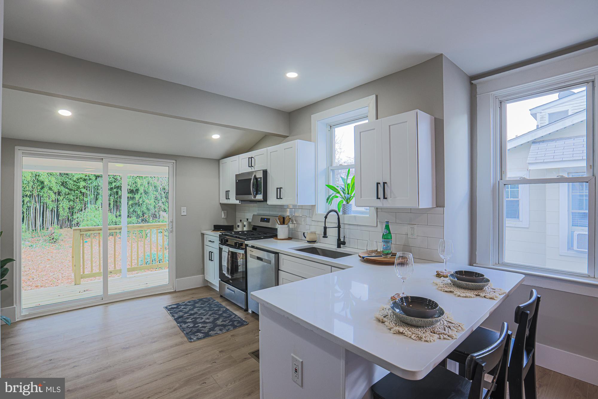 LAKE EVESHAM - Residential