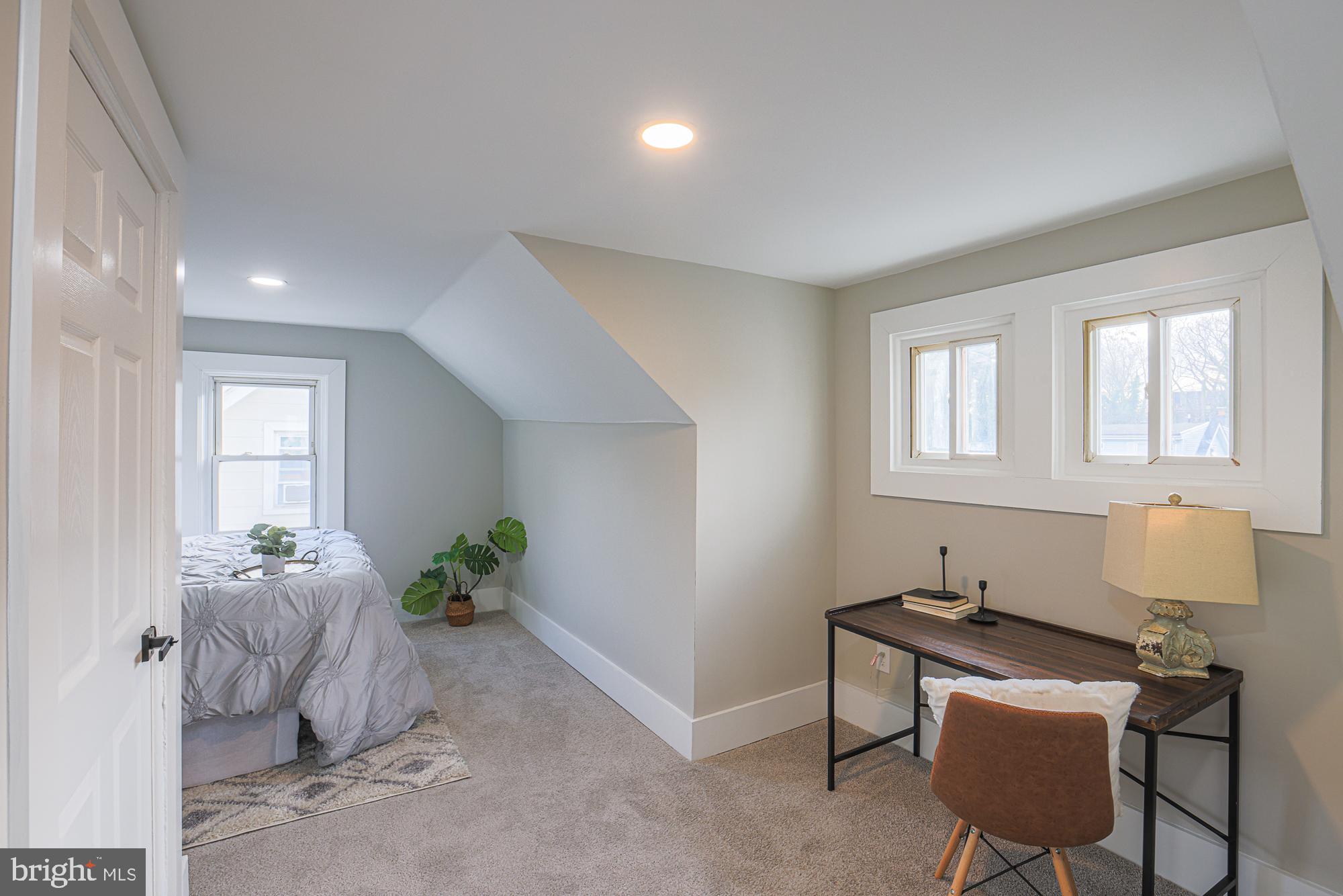 LAKE EVESHAM - Residential