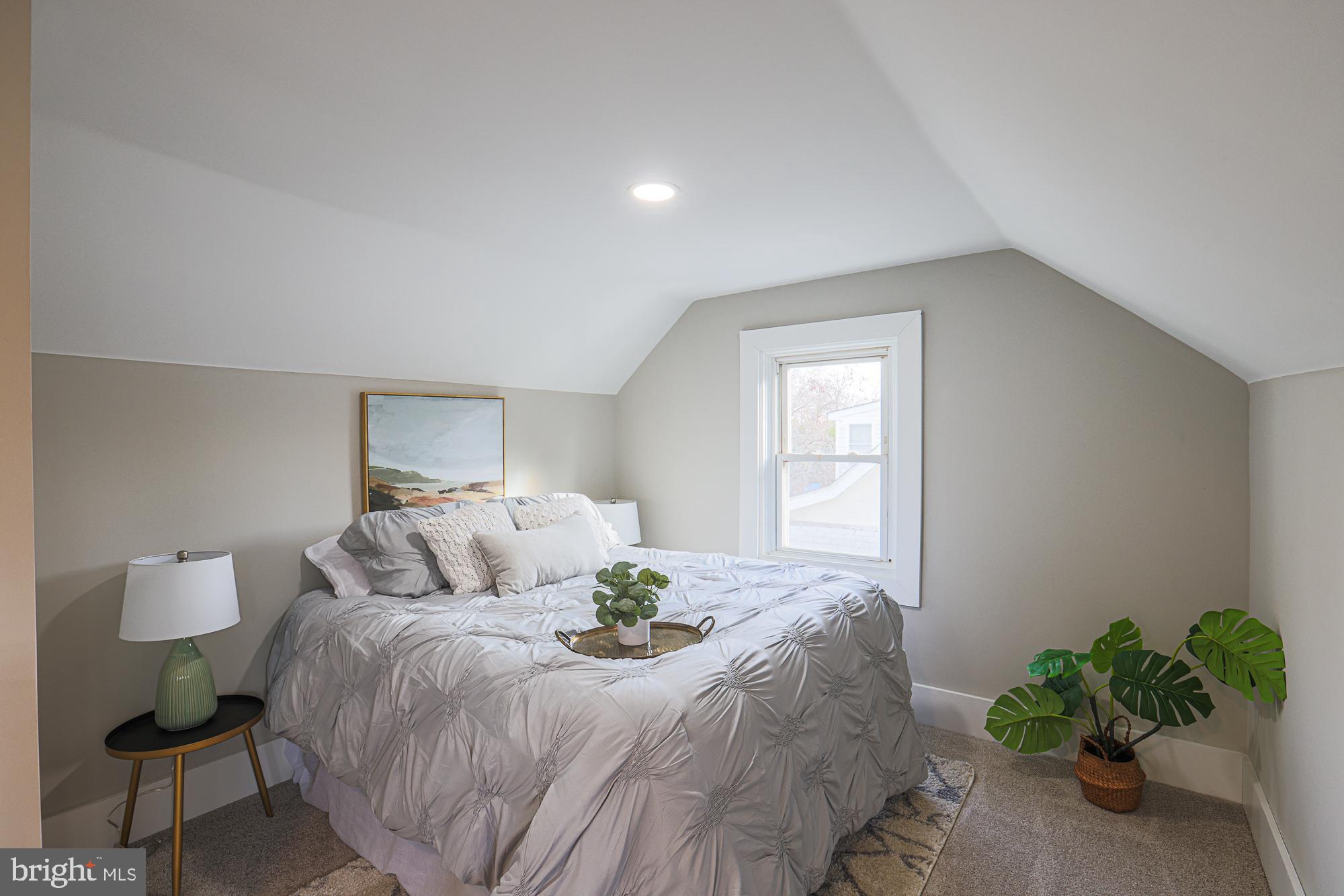 LAKE EVESHAM - Residential