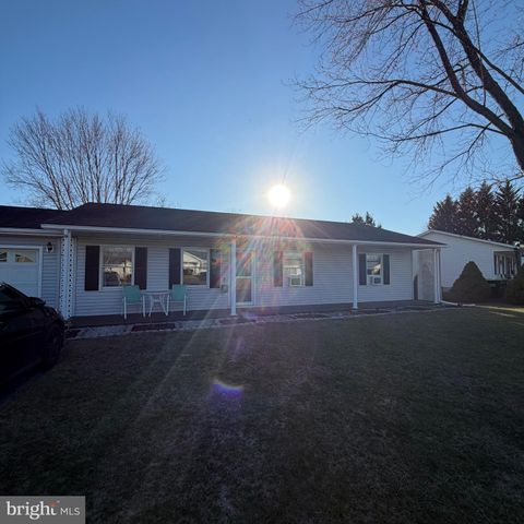 Homes For Sale - 209 Somerset Drive<br/> STEPHENS CITY, VA 22655