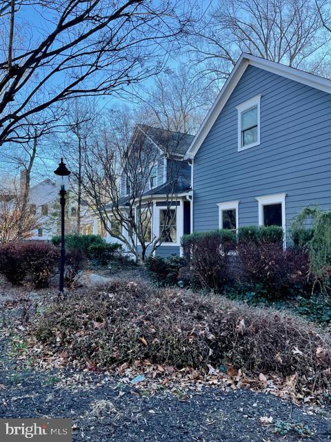 HALLOWING POINT RIVER ESTATES - Residential Lease