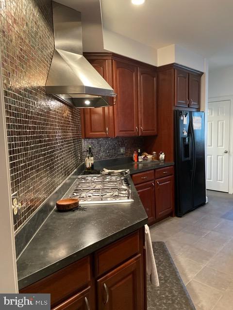 HALLOWING POINT RIVER ESTATES - Residential Lease