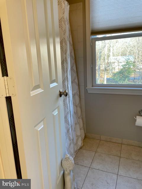 HALLOWING POINT RIVER ESTATES - Residential Lease