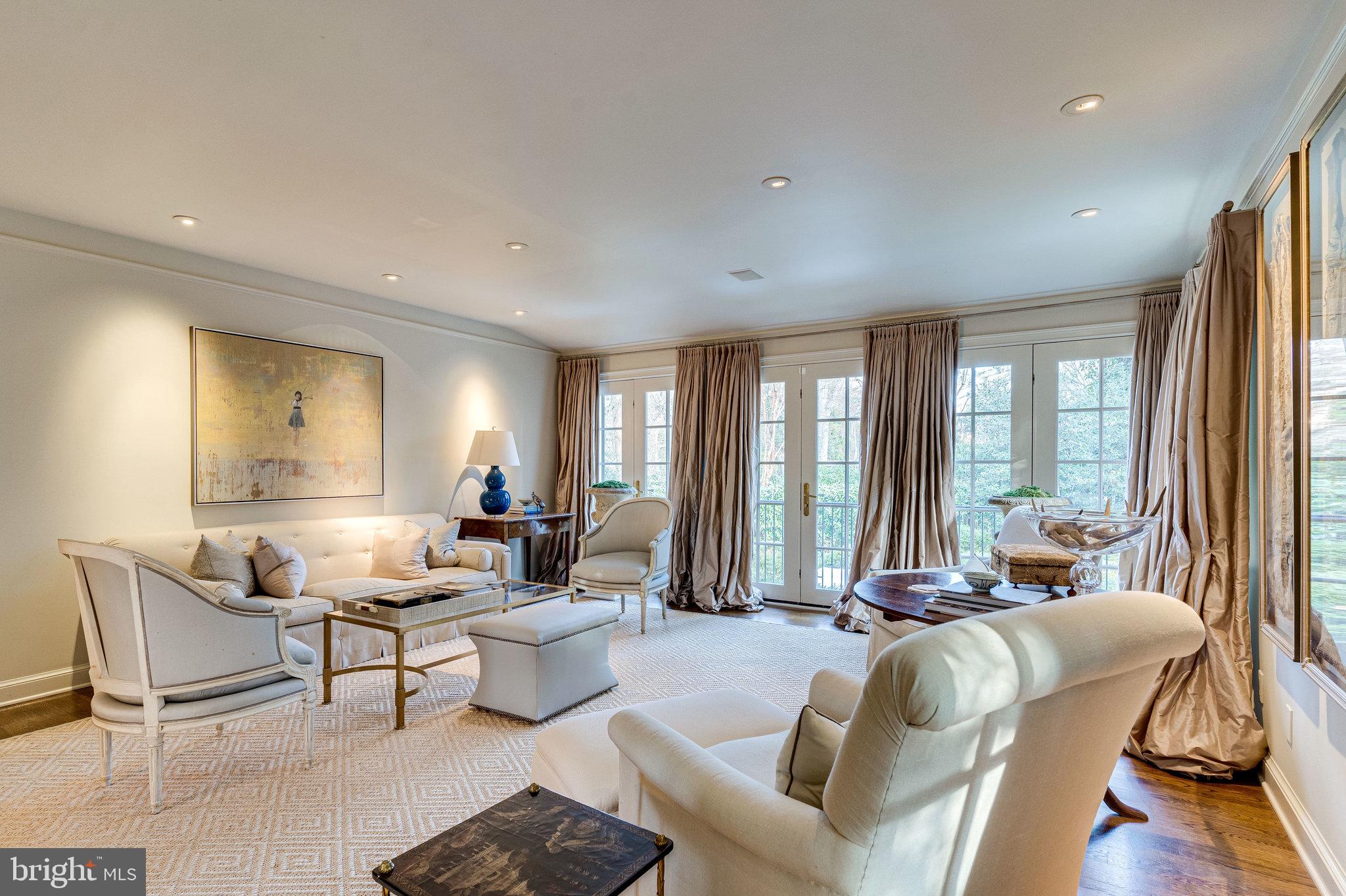 SPRING VALLEY - Residential