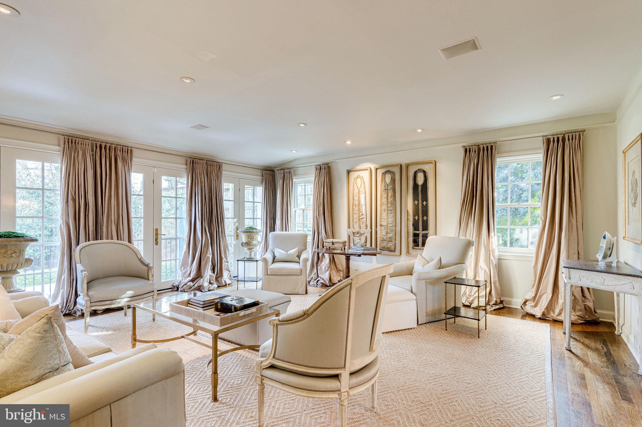 SPRING VALLEY - Residential