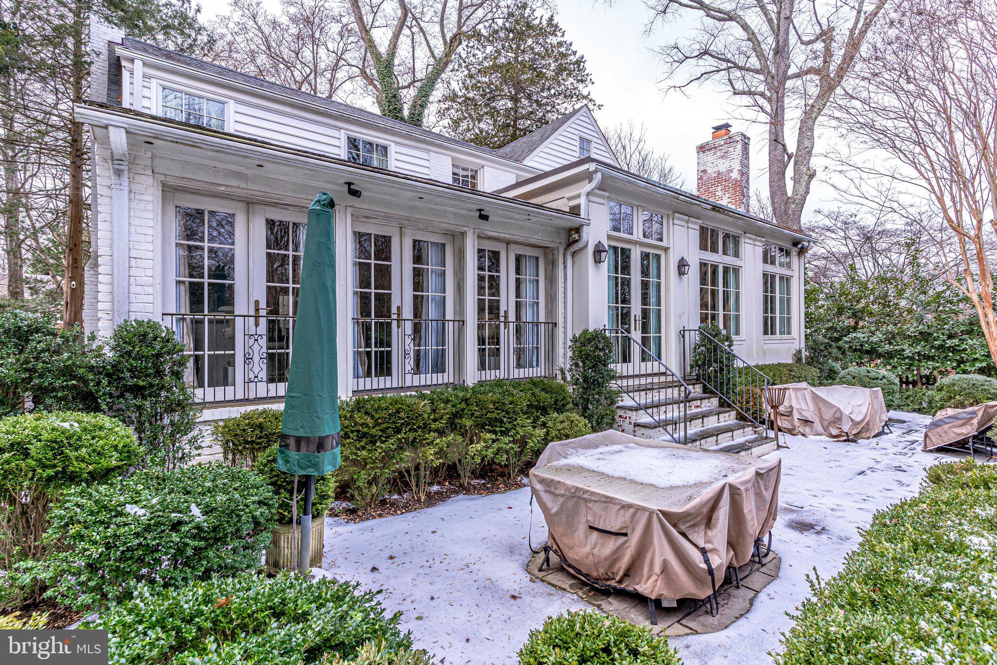 SPRING VALLEY - Residential