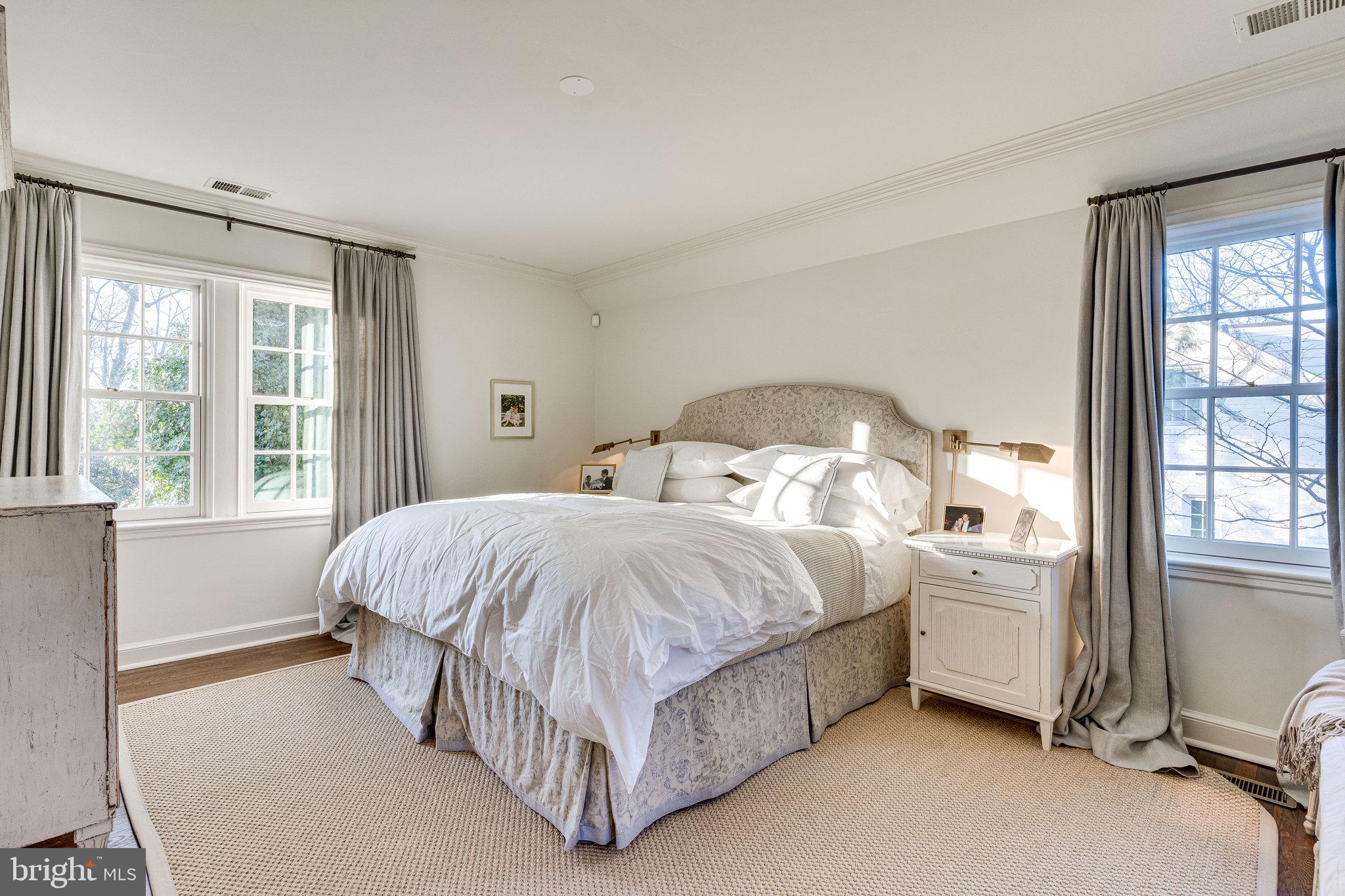 SPRING VALLEY - Residential