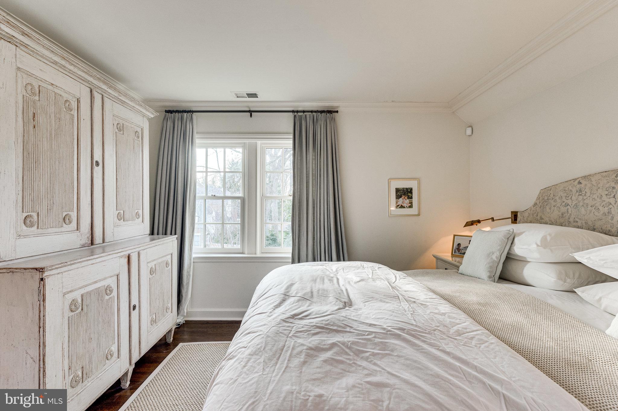 SPRING VALLEY - Residential