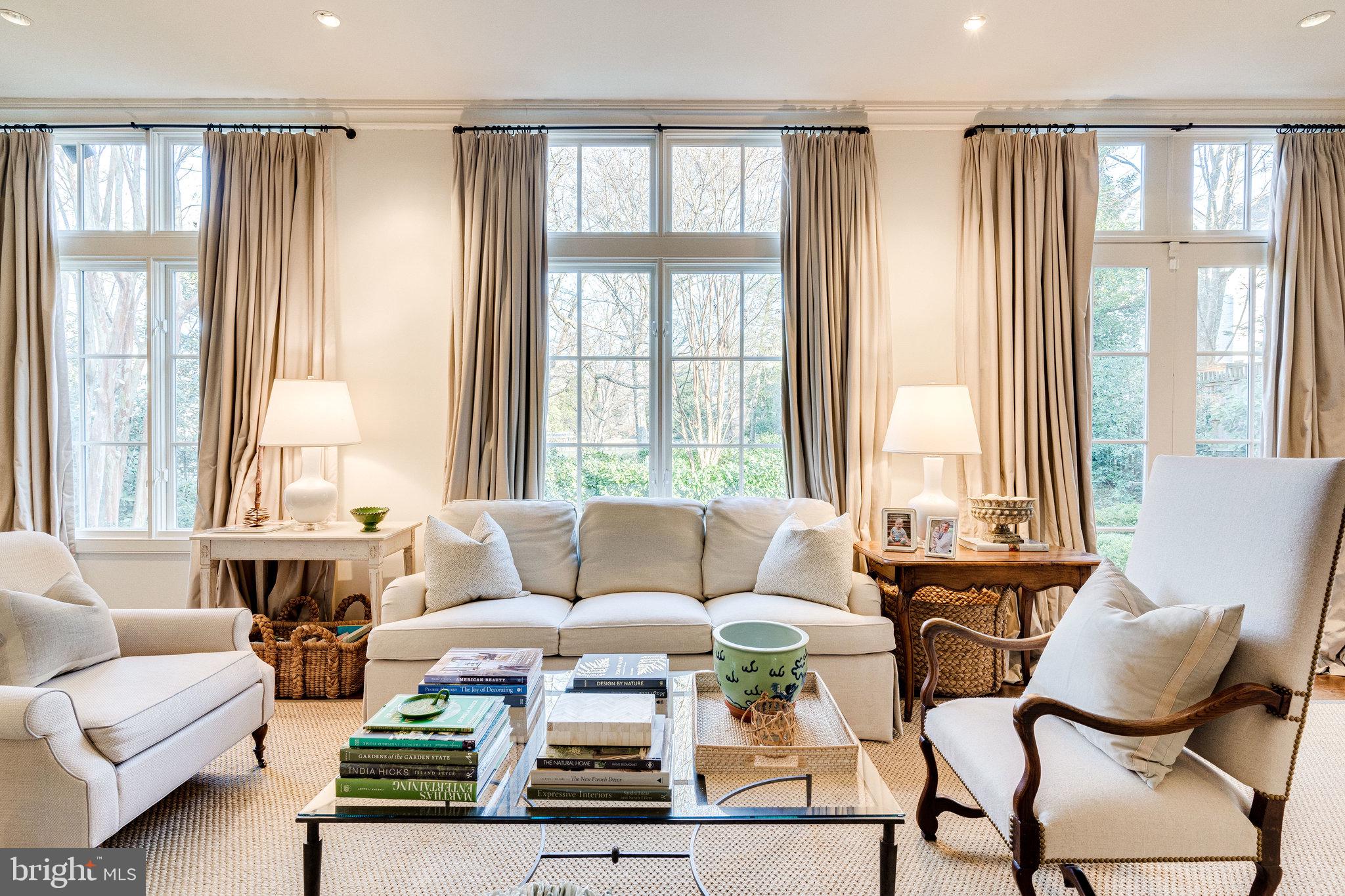 SPRING VALLEY - Residential