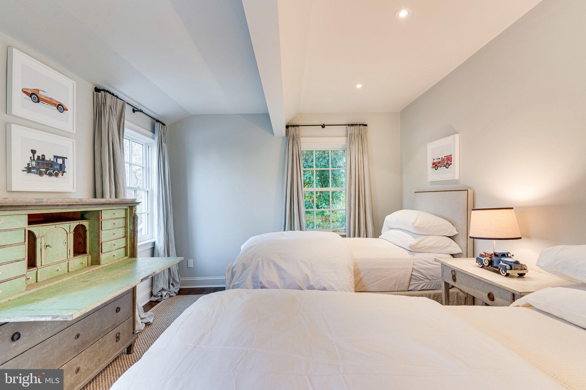 SPRING VALLEY - Residential