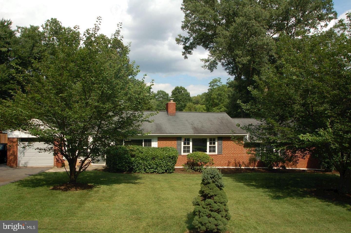 VALLEY BROOK - Residential Lease