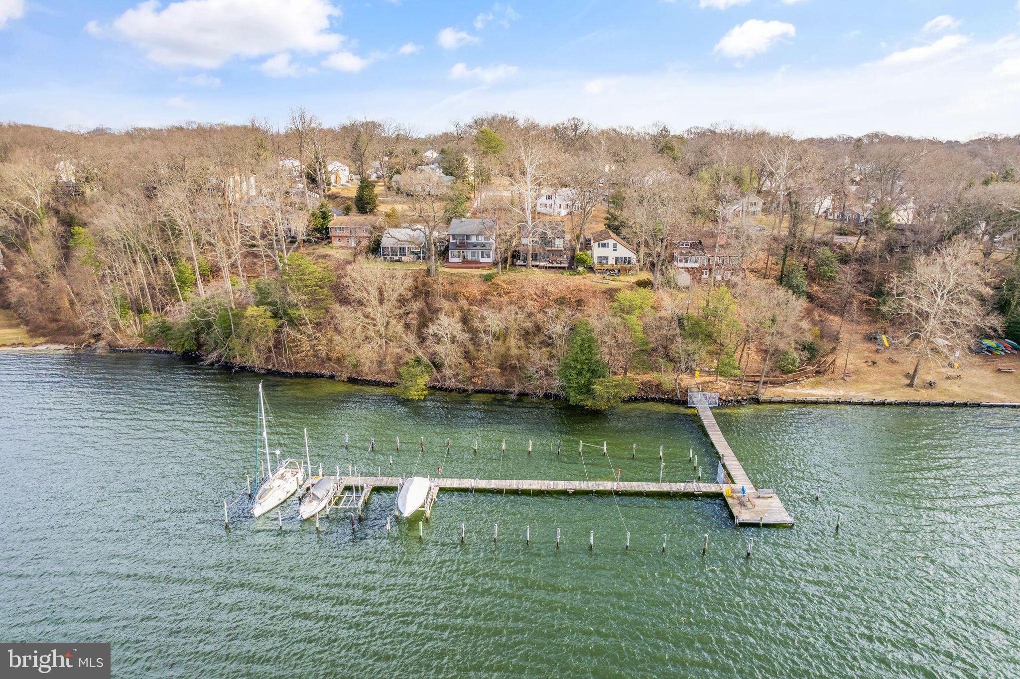 HOLLYWOOD ON SEVERN - Residential