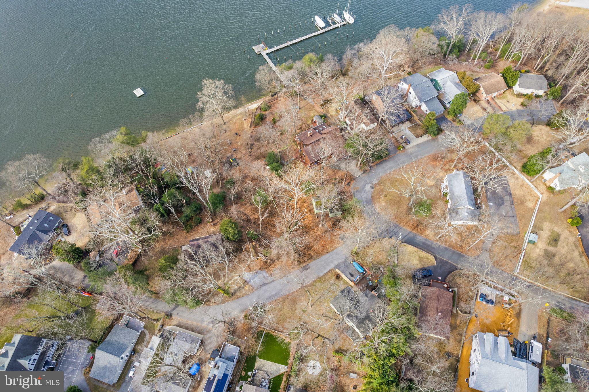 HOLLYWOOD ON SEVERN - Residential