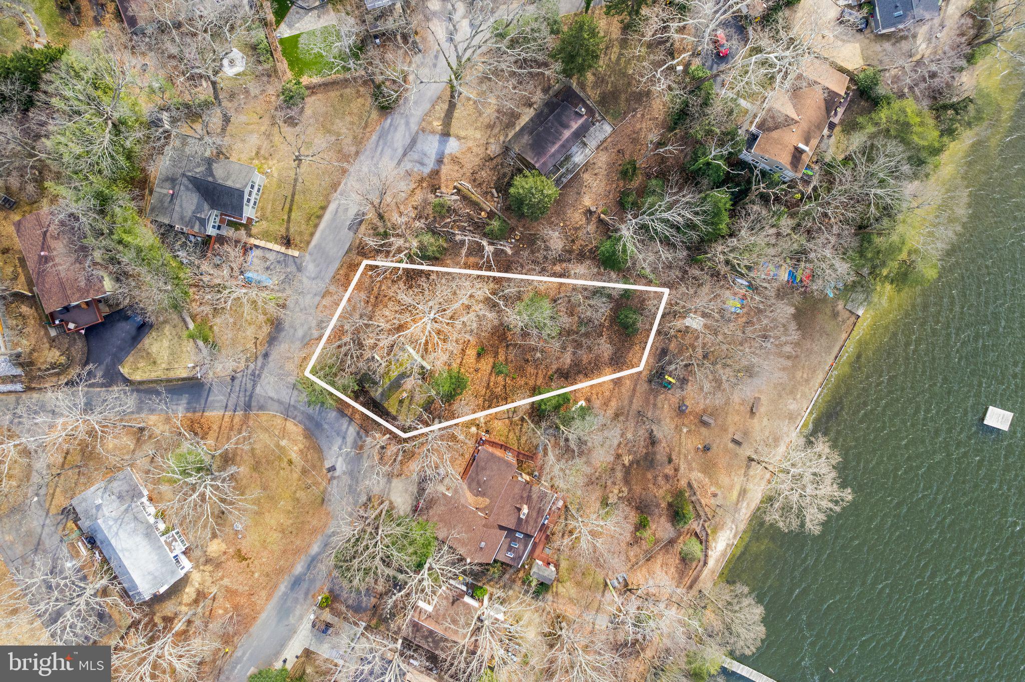 HOLLYWOOD ON SEVERN - Residential