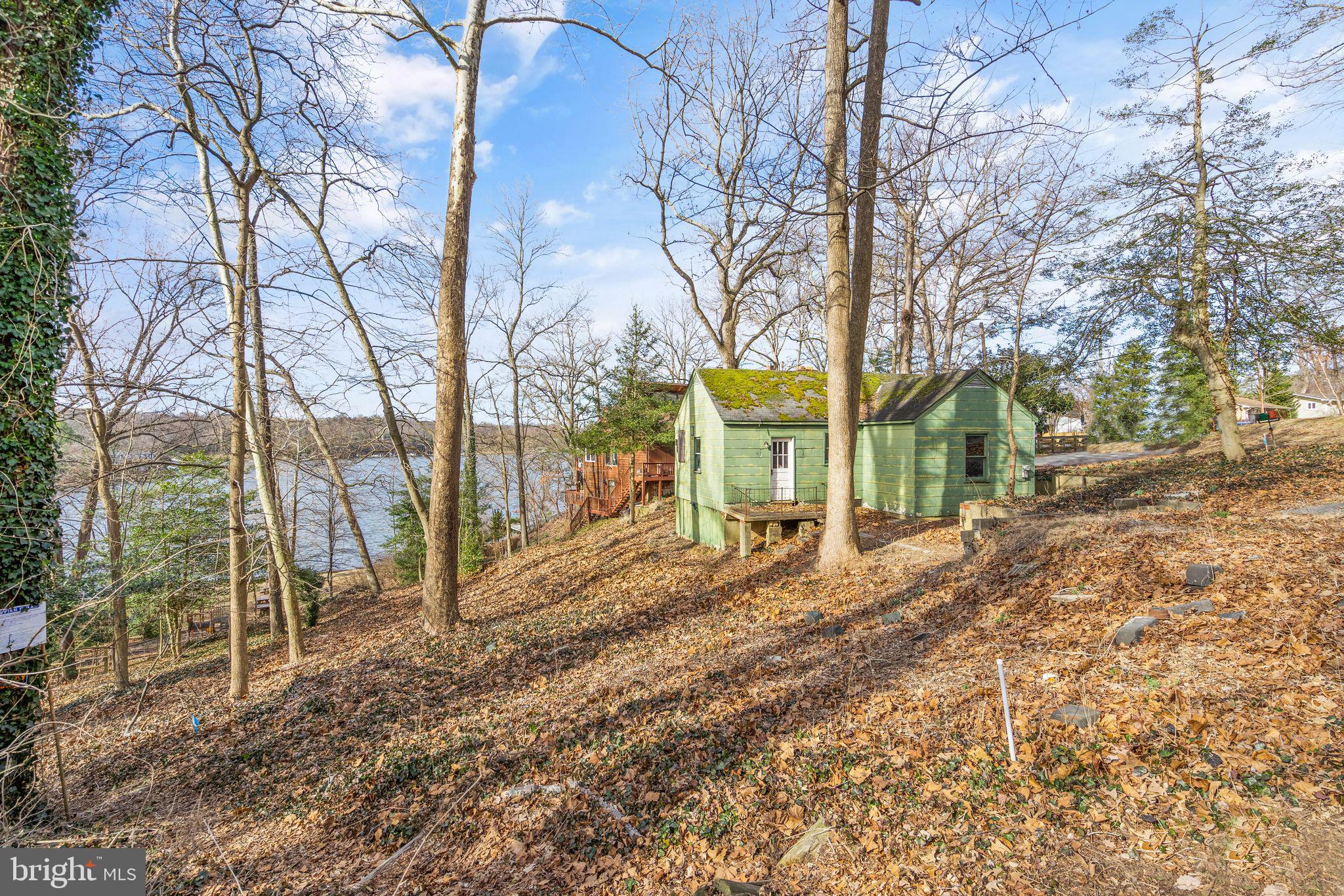 HOLLYWOOD ON SEVERN - Residential