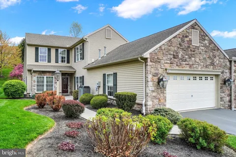 1745 Stone Hill Drive, York, PA MLS: PAYK2080664