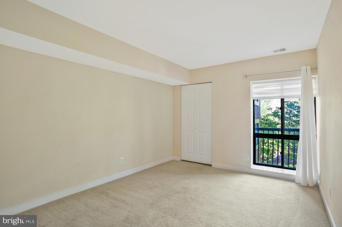 NORTH GREEN CONDOMINIUMS - Residential Lease