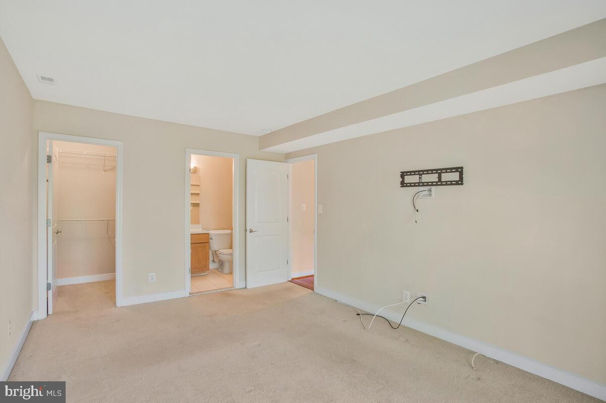 NORTH GREEN CONDOMINIUMS - Residential Lease