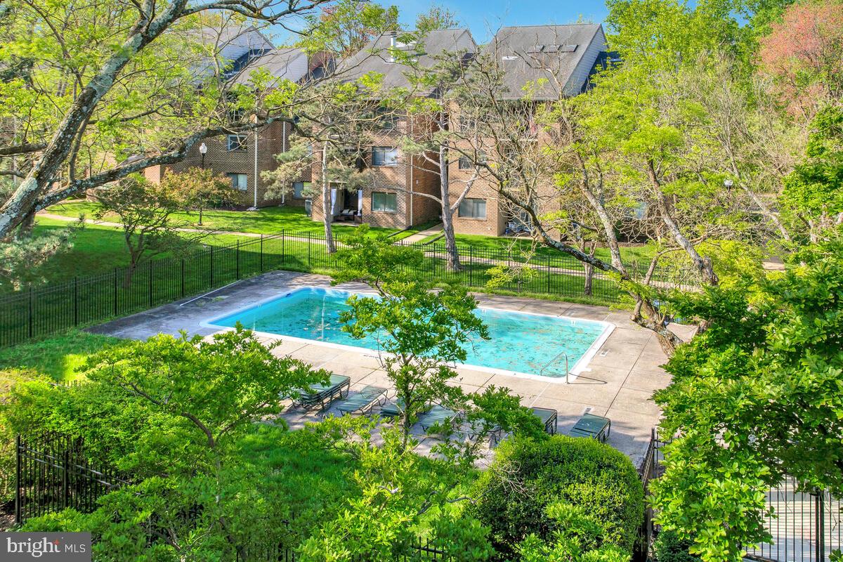 NORTH GREEN CONDOMINIUMS - Residential Lease