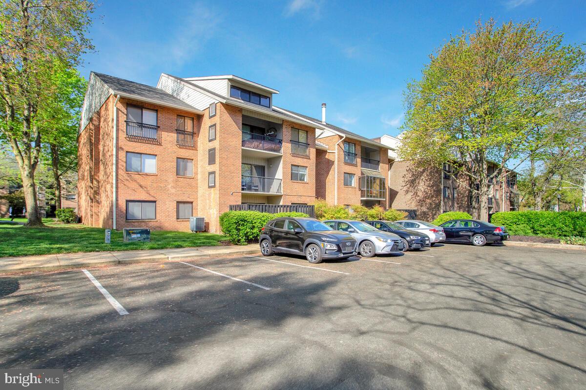 NORTH GREEN CONDOMINIUMS - Residential Lease