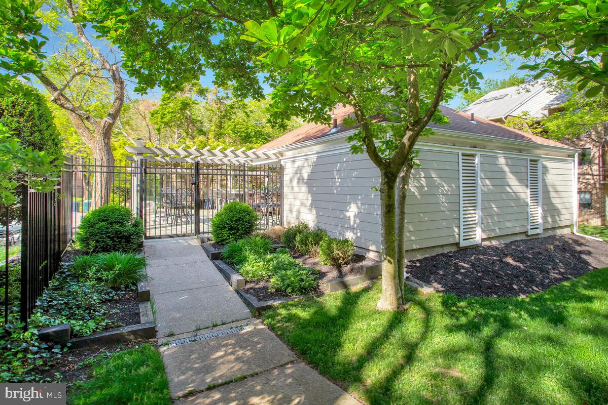 NORTH GREEN CONDOMINIUMS - Residential Lease