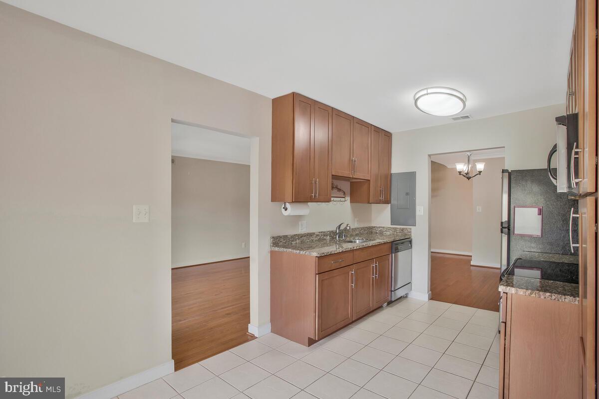 NORTH GREEN CONDOMINIUMS - Residential Lease