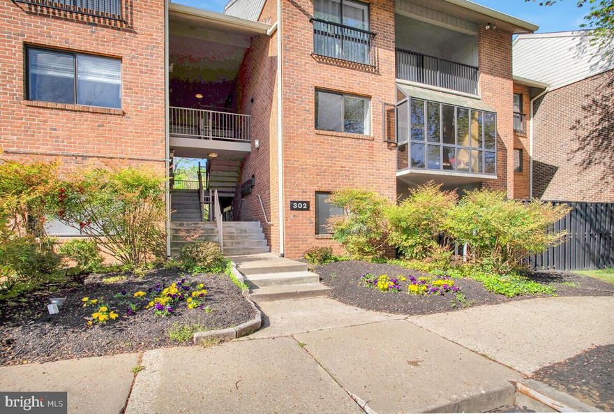 Beautiful upper 2-level unit in North Green Condominiums. This condo gets plenty of natural light with tall windows and has hardwood floors, stainless steel appliances and granite counters. The loft with tall, vaulted ceiling makes for a great office or recreation room.  The balcony overlooks the pool and picnic area. Private laundry, washer/dryer in the unit. The Landlord pays the condo fee which give the tenant use of the pool There is plenty of unassigned parking. This is a great location with easy access to everything Annapolis has to offer as well as short drive to Rtes 50, 97 and the Bay Bridge.