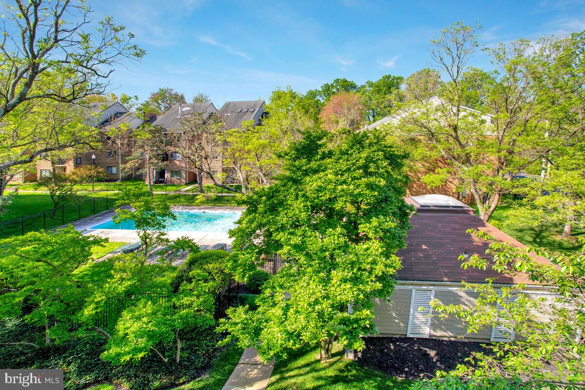 NORTH GREEN CONDOMINIUMS - Residential Lease