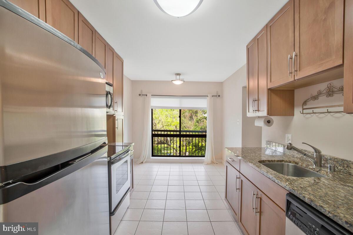 NORTH GREEN CONDOMINIUMS - Residential Lease