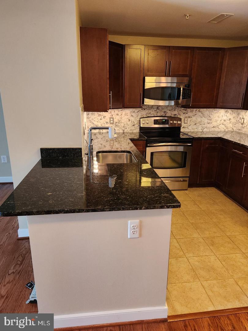 155 POTOMAC PASSAGE 202