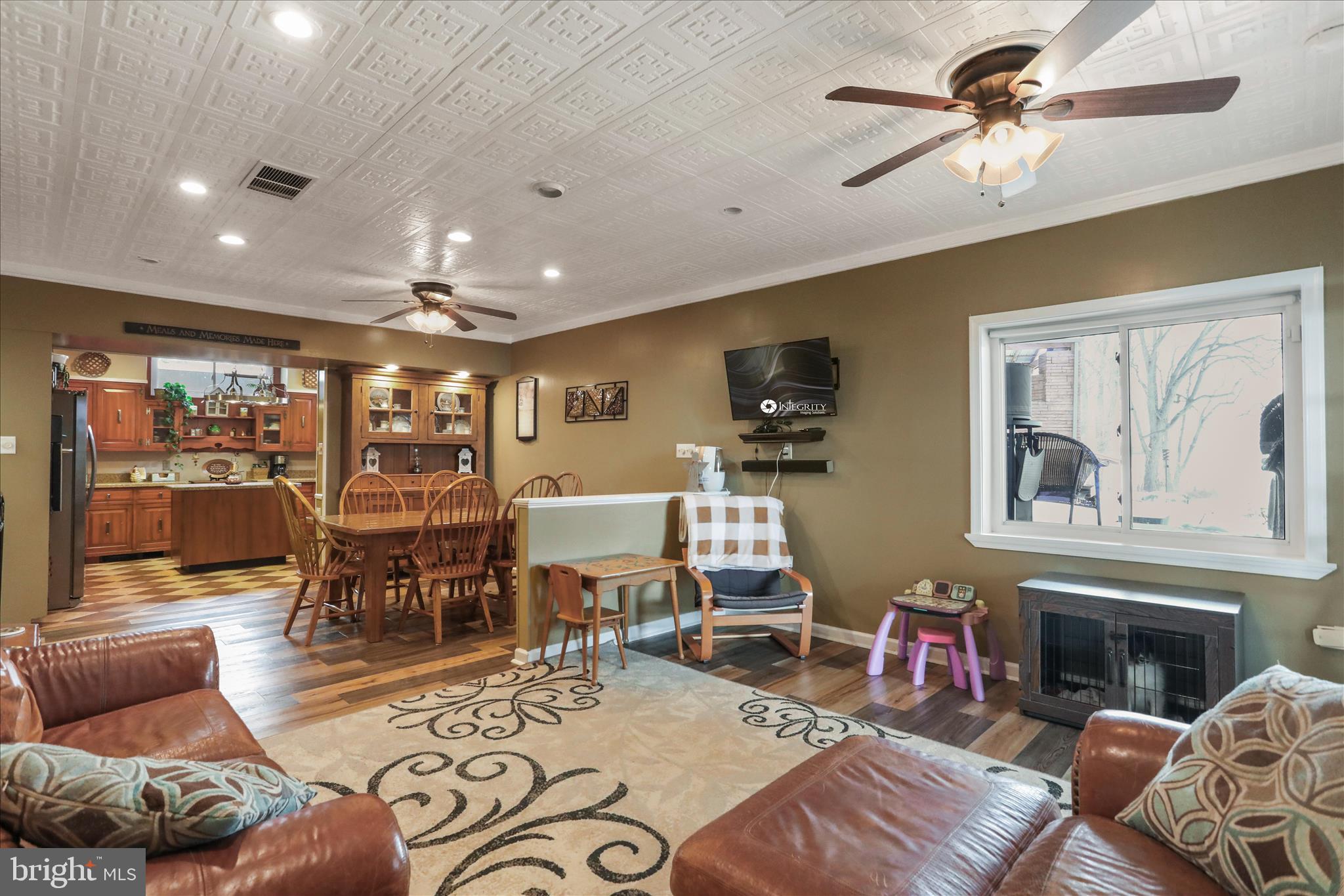 WALKER ROAD - Residential