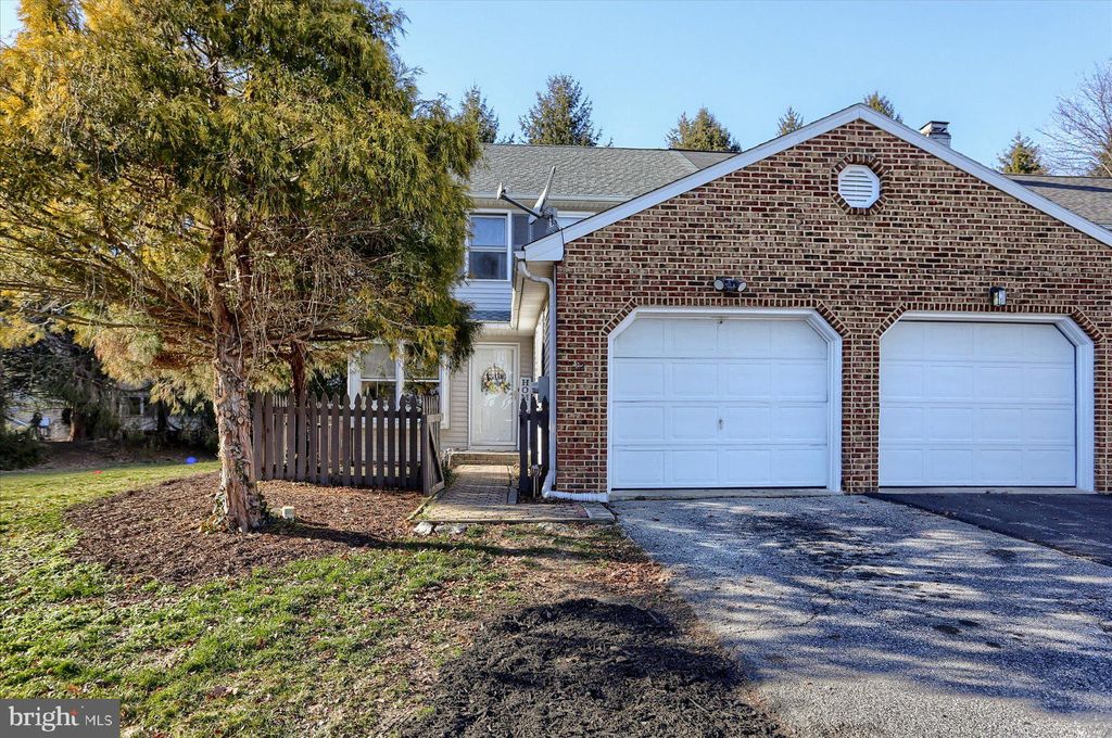 Photo of 12 Townsend Court, Lancaster, PA 17603 (MLS # PALA2046944)