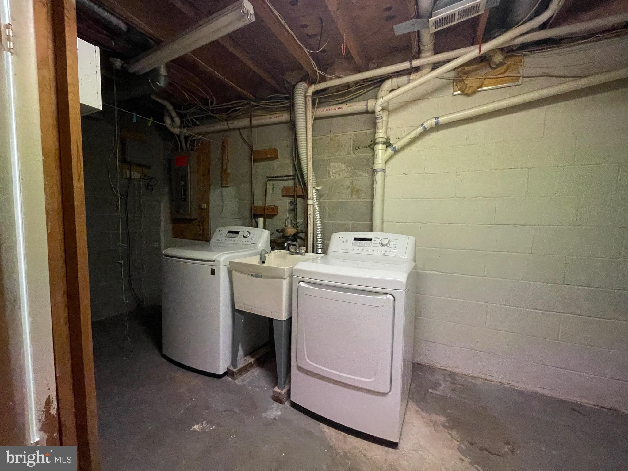 ASHFORD - Residential