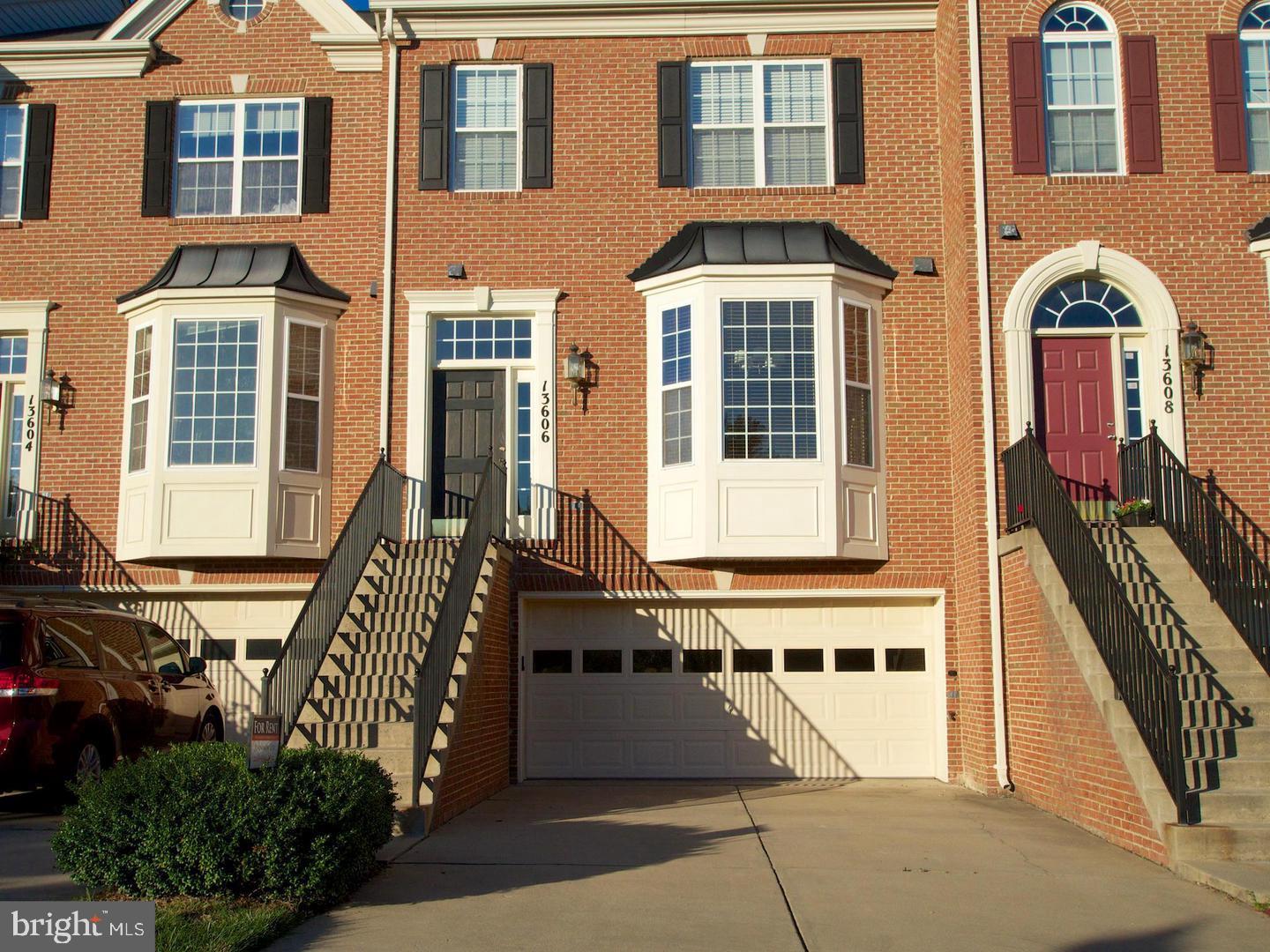 POTOMAC OAKS - Residential Lease