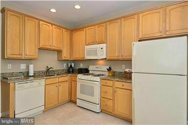 POTOMAC OAKS - Residential Lease