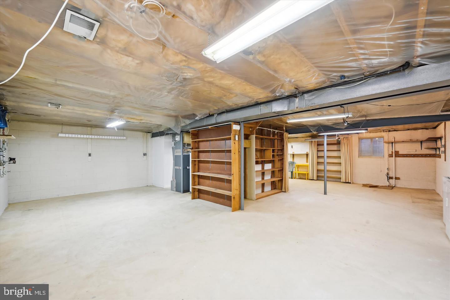 LAUREL OAKS - Residential Lease