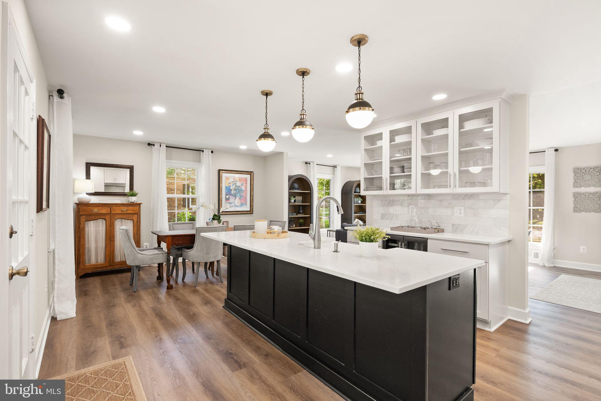 RIVERSIDE GARDENS - Residential