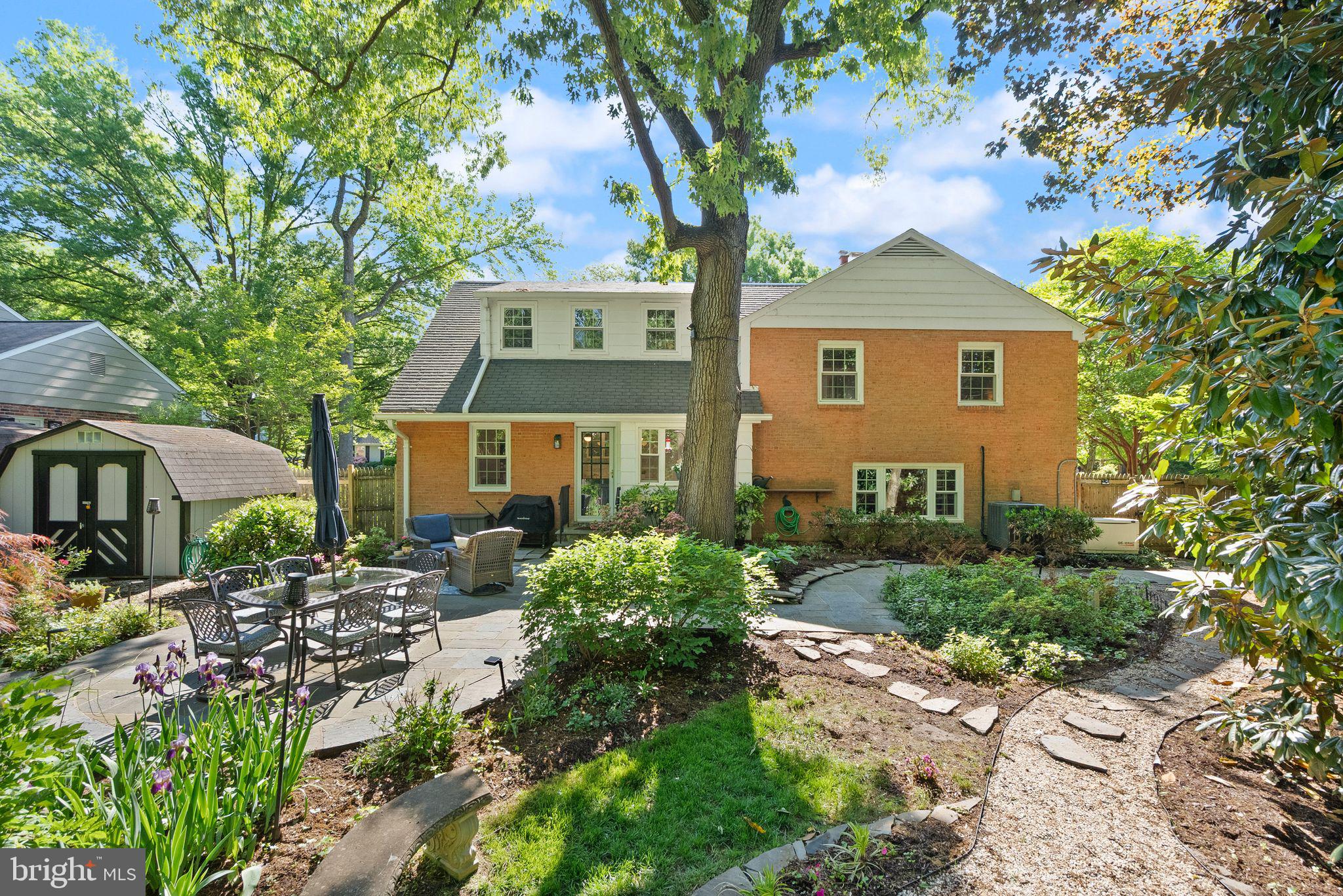 RIVERSIDE GARDENS - Residential