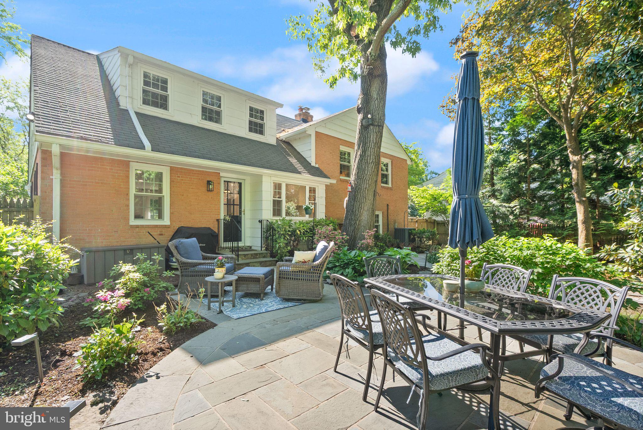 RIVERSIDE GARDENS - Residential