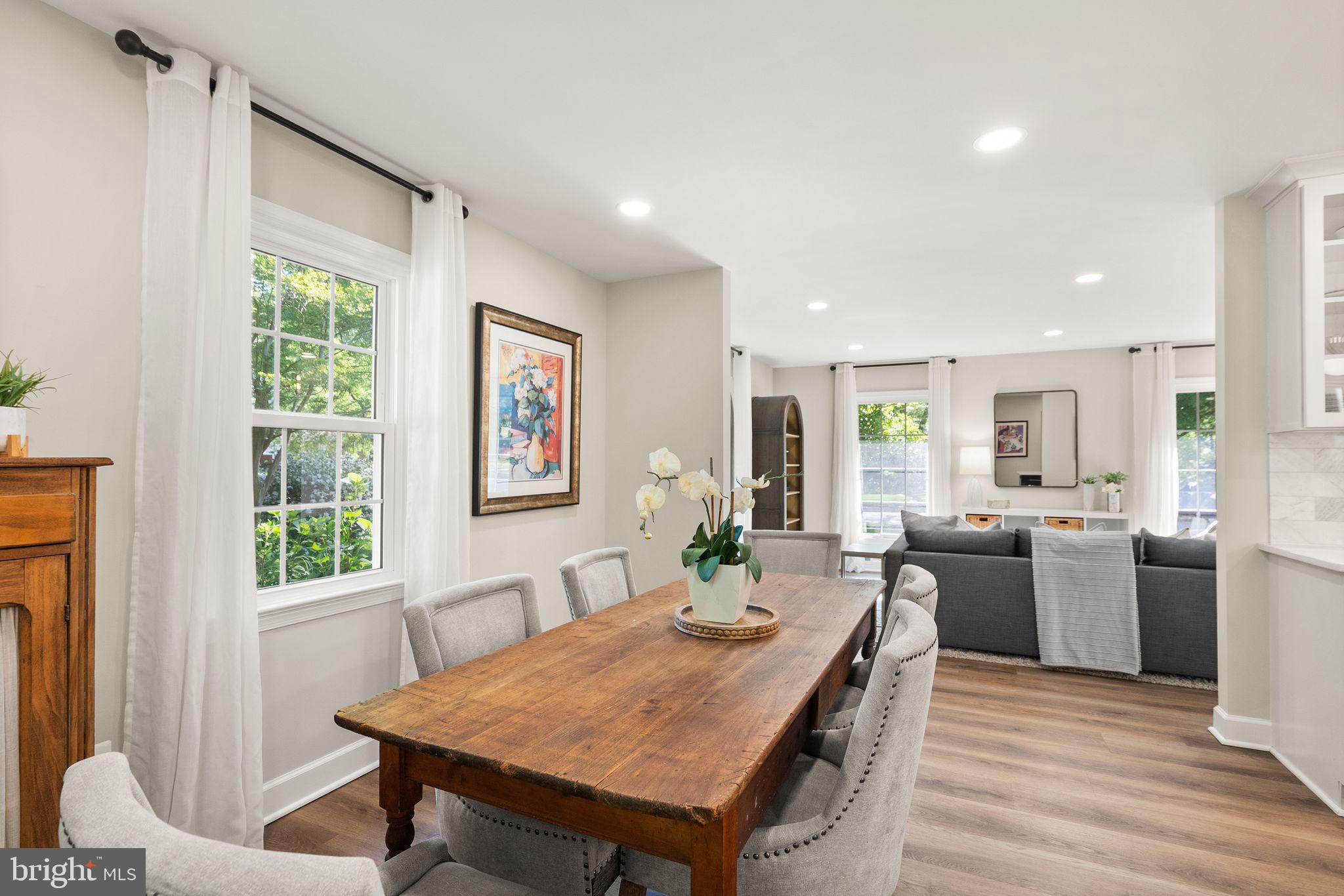 RIVERSIDE GARDENS - Residential