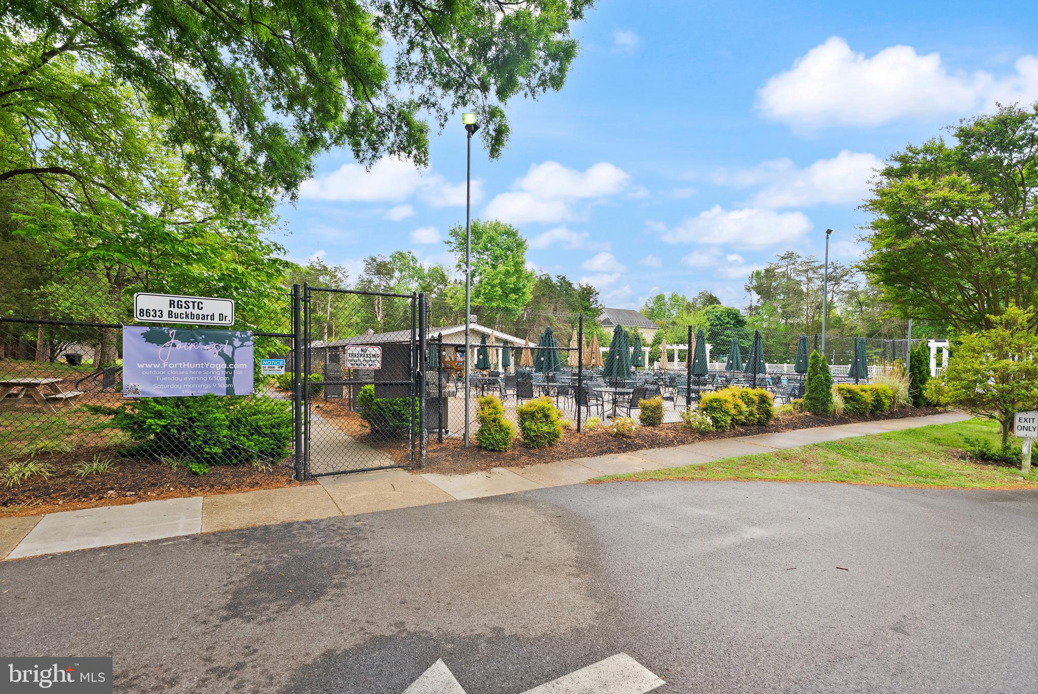 RIVERSIDE GARDENS - Residential