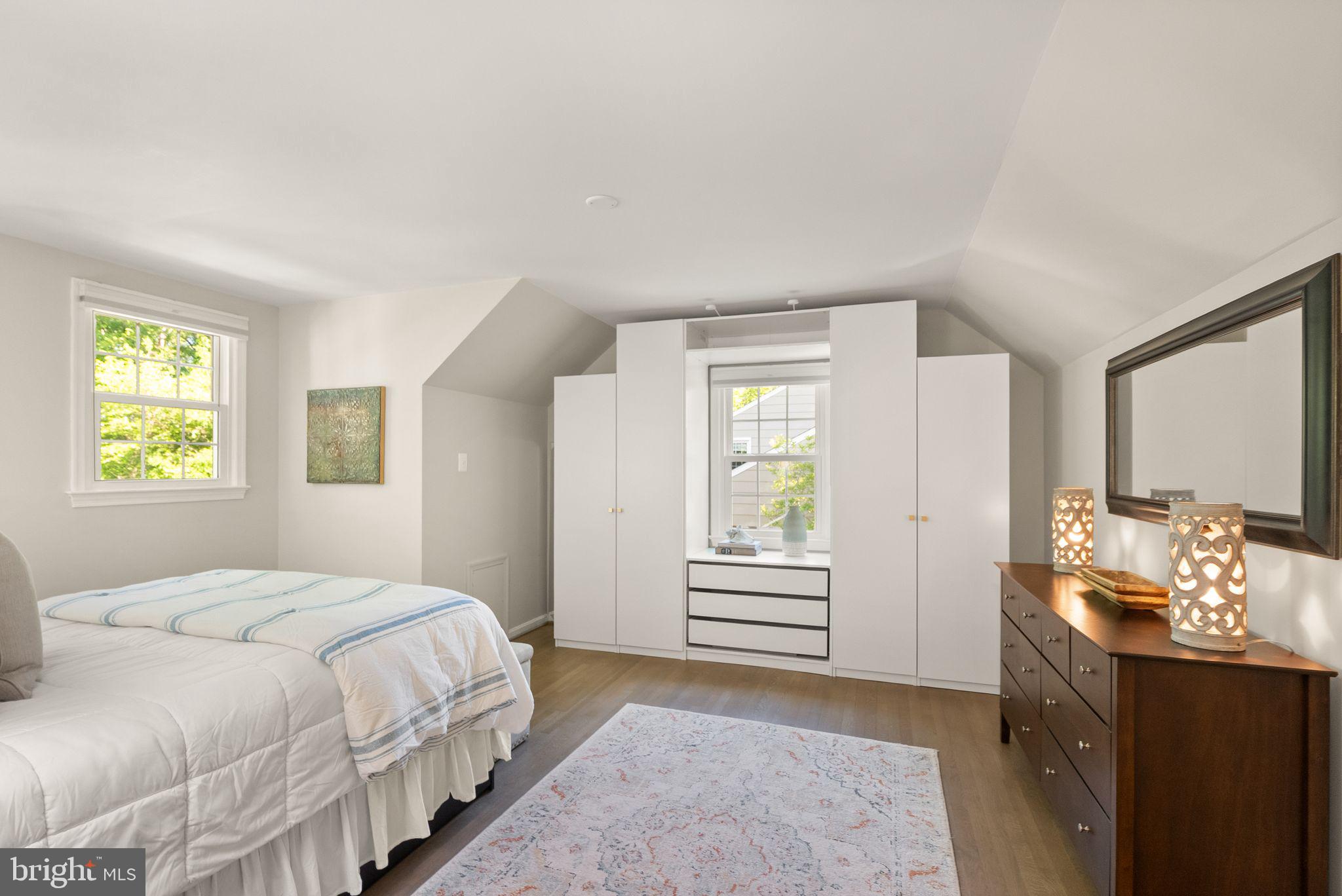 RIVERSIDE GARDENS - Residential
