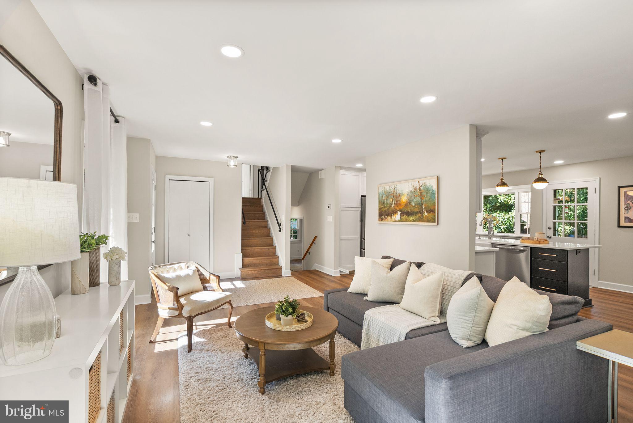 RIVERSIDE GARDENS - Residential