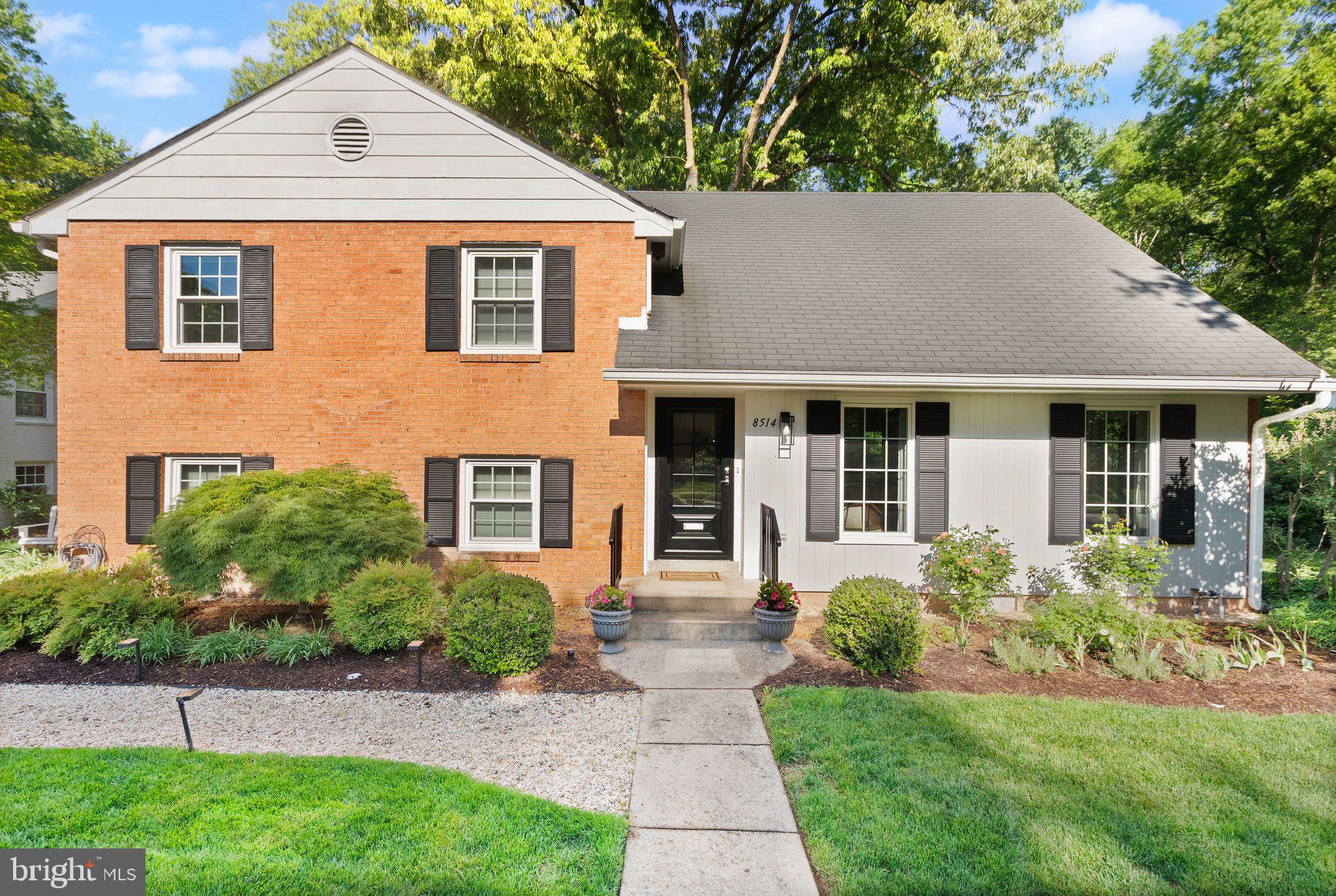 RIVERSIDE GARDENS - Residential